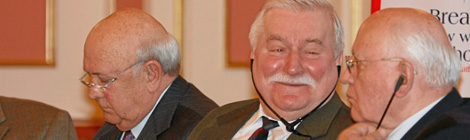 De Klerk, Walesa and Gorbachev at the Nobel Peace Summit, 2009. Photo: Xanthe Hall