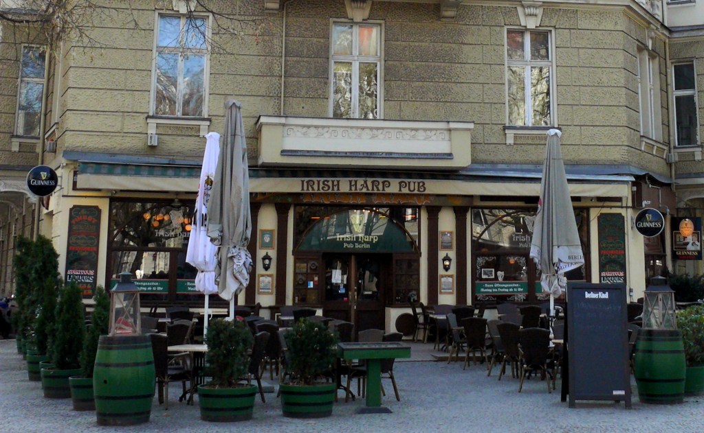 Irish Harp pub (now closed), Giesebrechtstr., Berlin-Charlottenburg. Image: Peter Kuley, Creative Commons 3.0